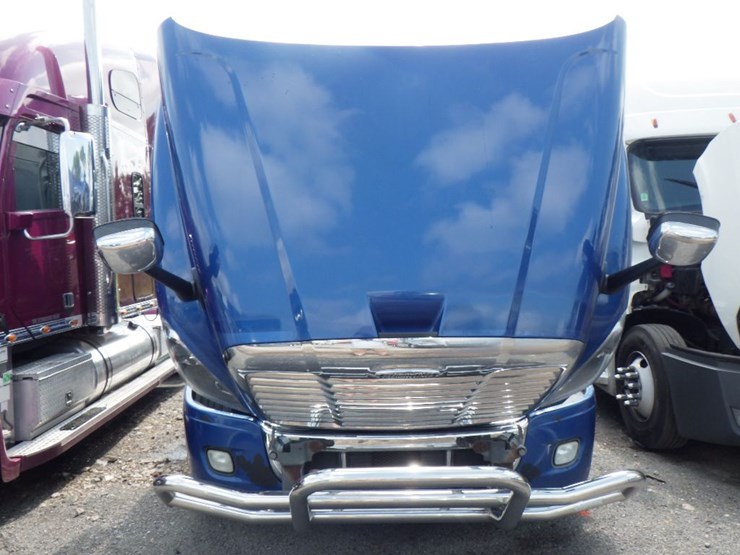2020-freightliner-cascadia-125-image-33