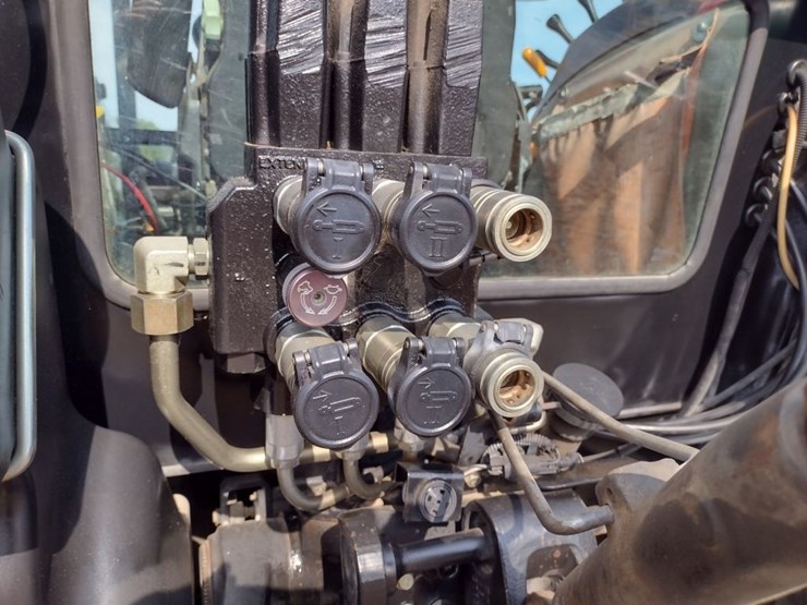 john-deere-5225-image-32