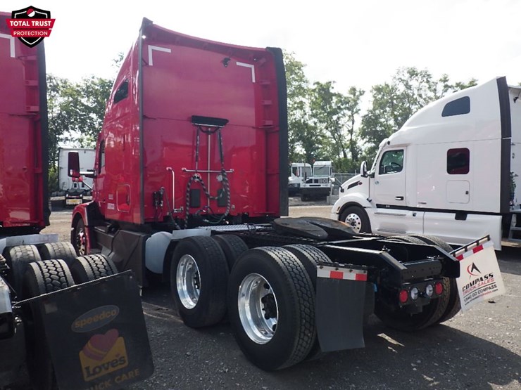 2025-kenworth-t680-image-15
