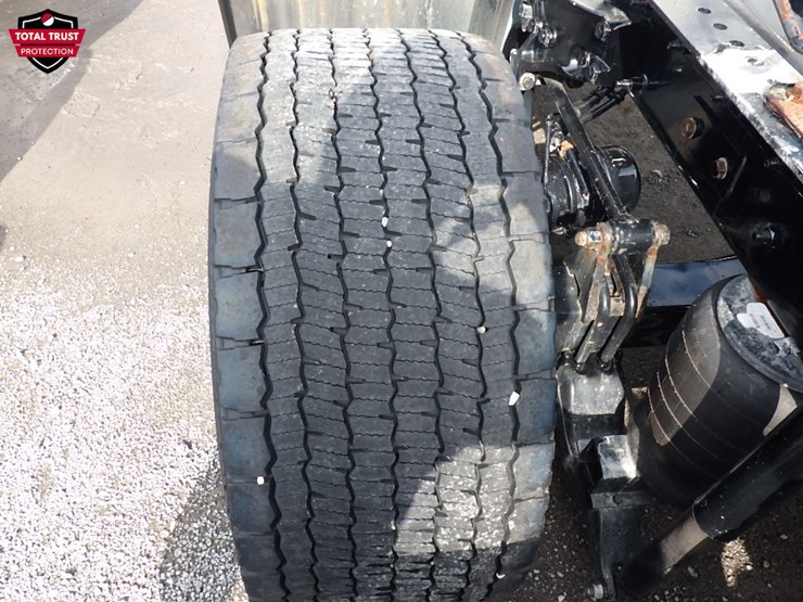 2024-kenworth-t680-image-16