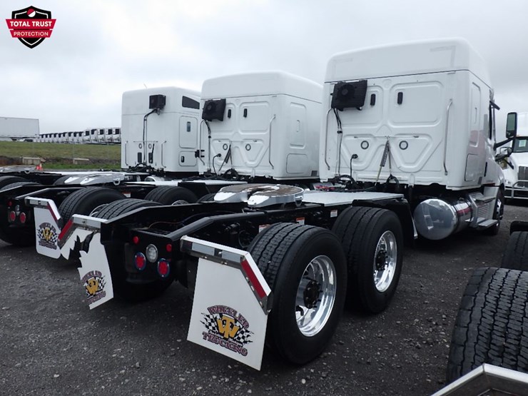 2024-freightliner-cascadia-126-image-9