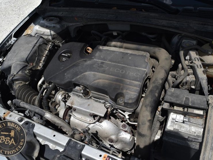 2018-chevrolet-malibu-46449-image-30