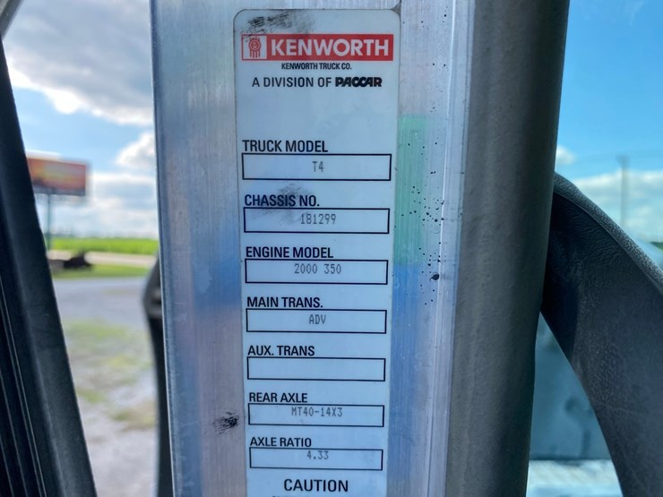 2018-kenworth-t440-image-101