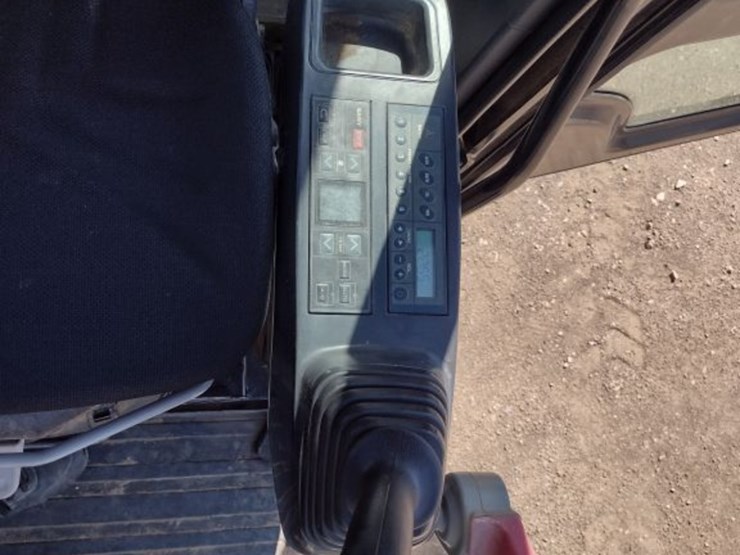 sany-sy135c-image-9