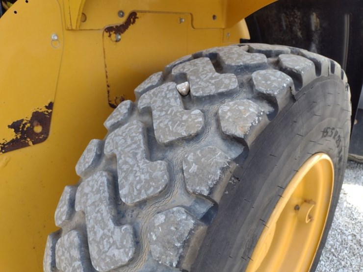 caterpillar-910m-image-30