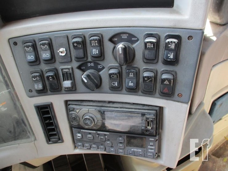 1999-mci-e4500-image-10