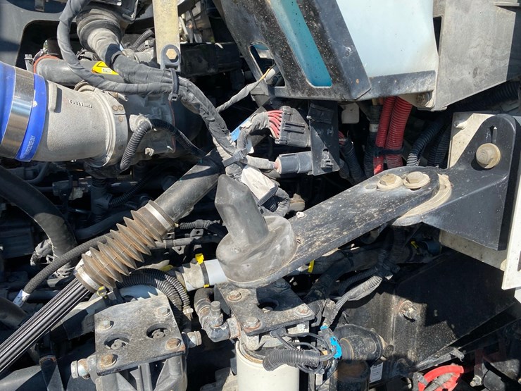 2018-kenworth-t440-image-53