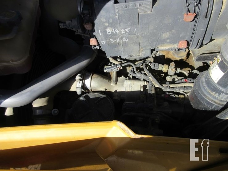 2013-caterpillar-420f-image-5