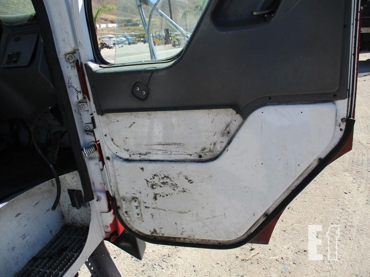 2005-freightliner-condor-image-14