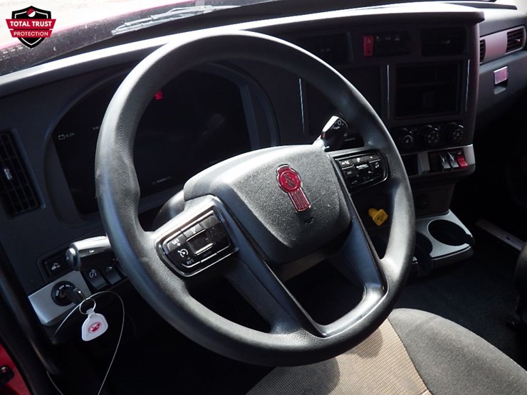 2025-kenworth-t680-image-28