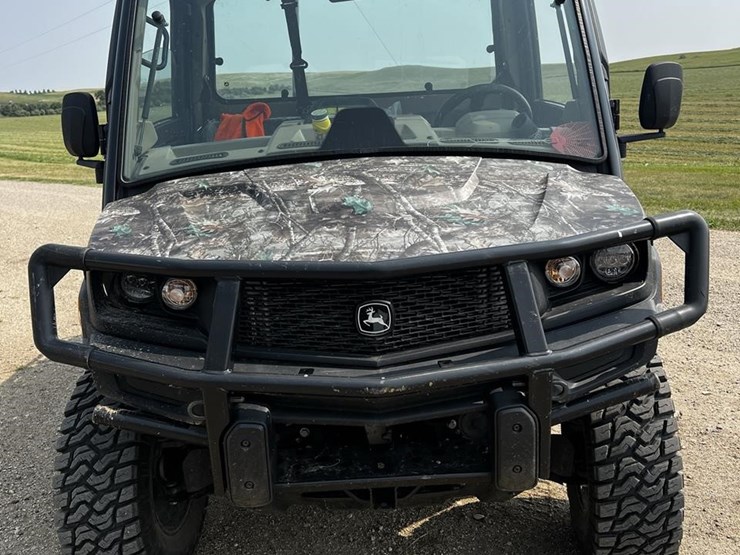 2025-john-deere-gator-xuv-835r-image-2