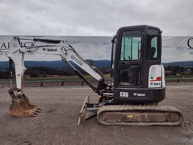 bobcat-e35-image-1