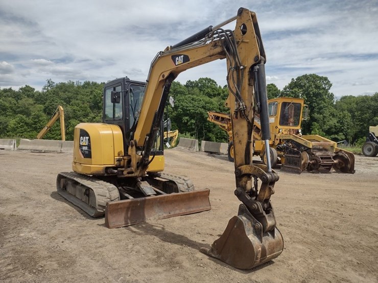 caterpillar-15-image-43