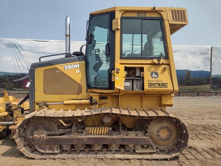 deere-550h-lt-image-13