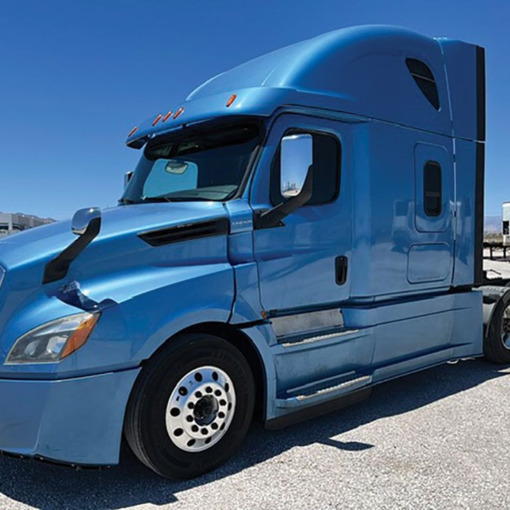 2020 FREIGHTLINER CASCADIA 126