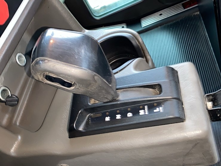 2018-kenworth-t440-image-120