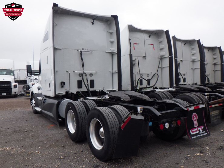 2022-kenworth-t680-image-13