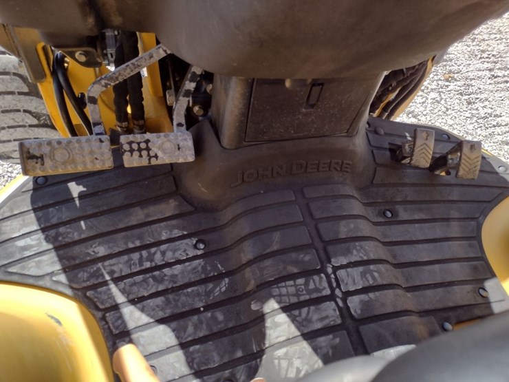 john-deere-110-image-12