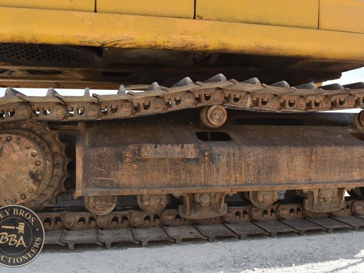 2016-deere-350g-lc-image-42
