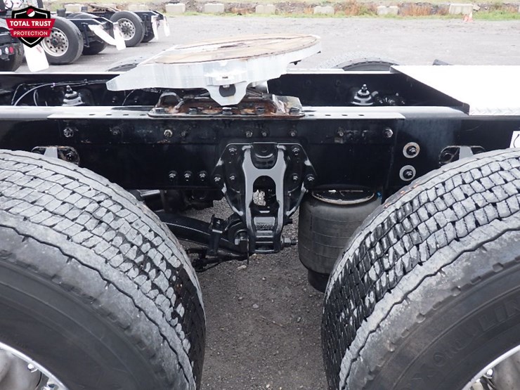 2024-kenworth-t680-image-8