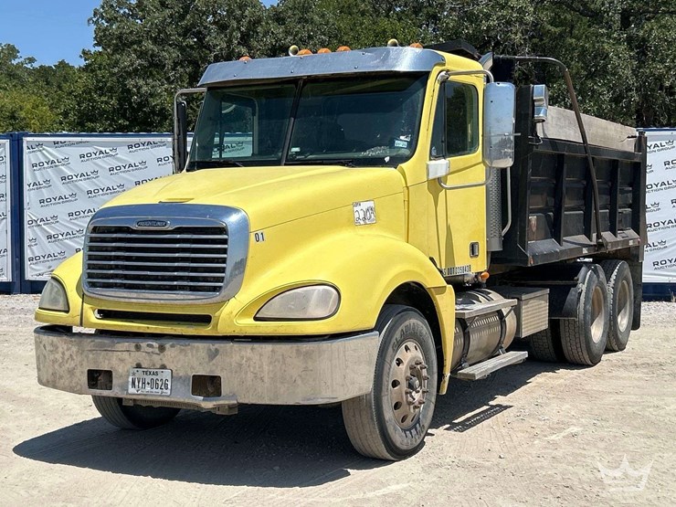 2007-freightliner-columbia-120-image-1