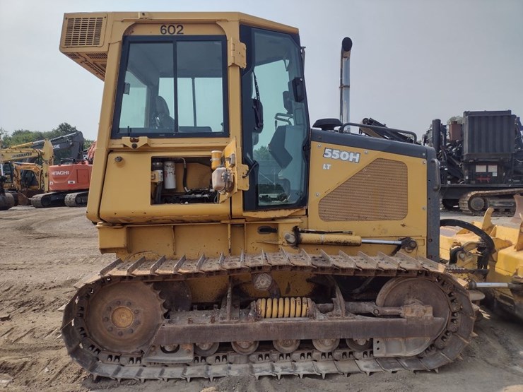 deere-550h-lt-image-24