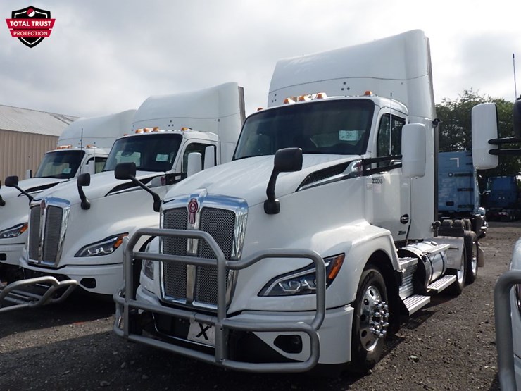 2024-kenworth-t680-image-1