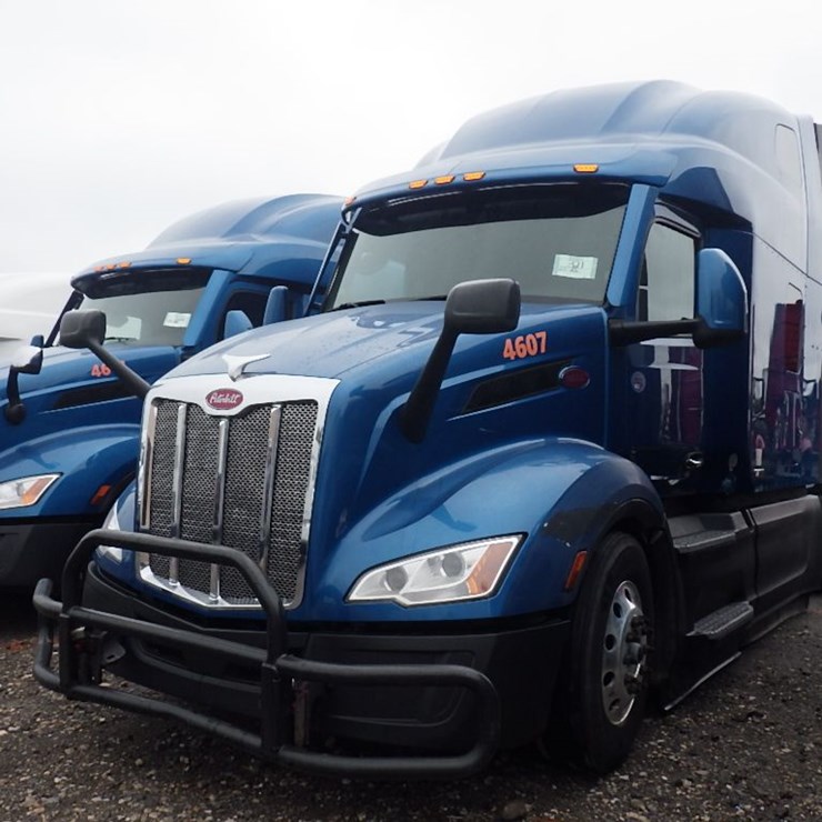 2023 PETERBILT 579