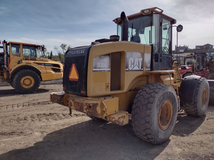 caterpillar-930g-image-22