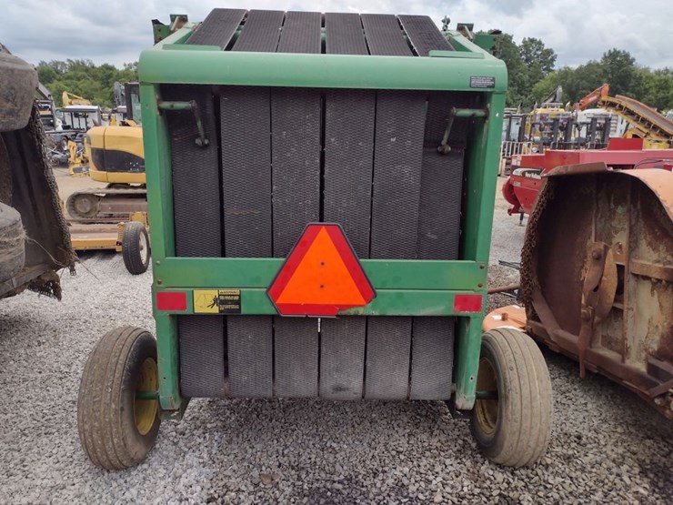 john-deere-330-image-7