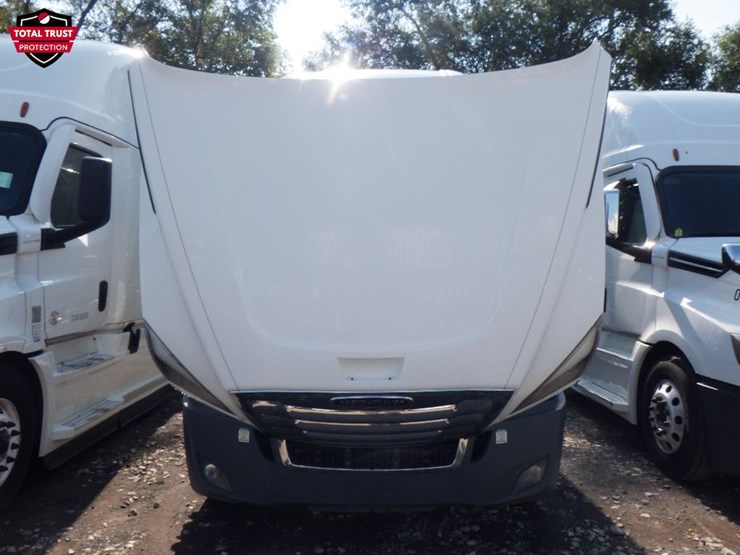 2022-freightliner-cascadia-126-image-23