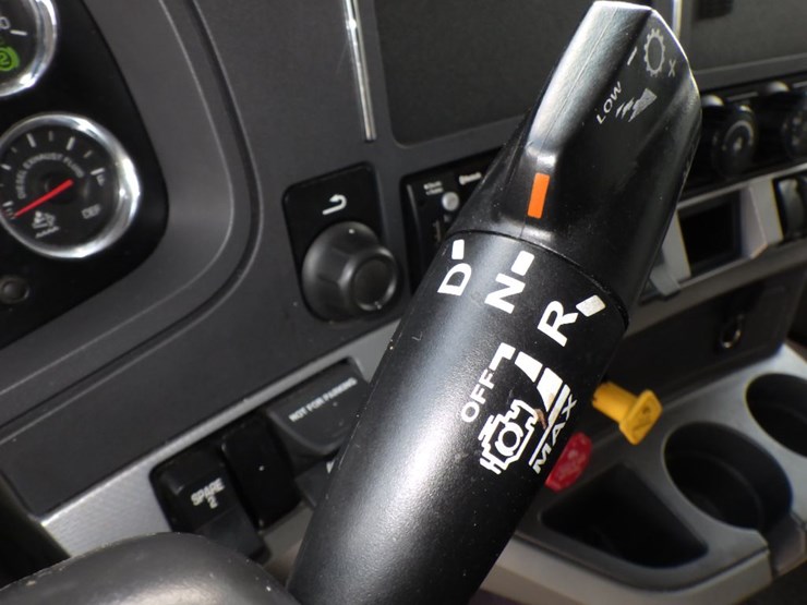 2021-kenworth-t680-image-19
