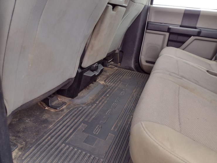 18-ford-f350-image-15