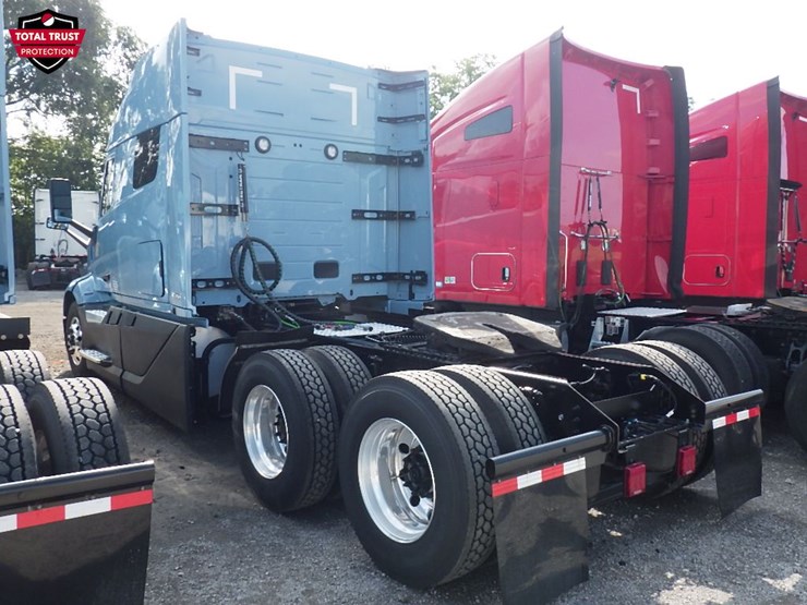 2026-volvo-vnl840-image-13