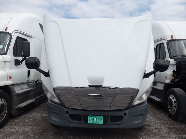 2016-freightliner-cascadia-125-evolution-image-30