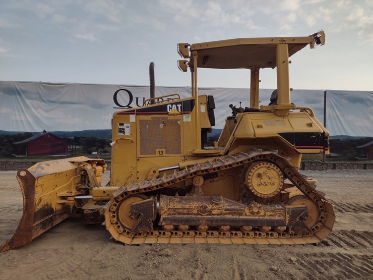 caterpillar-d5n-xl-image-1