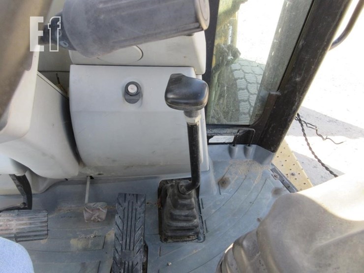 2013-caterpillar-420f-image-13