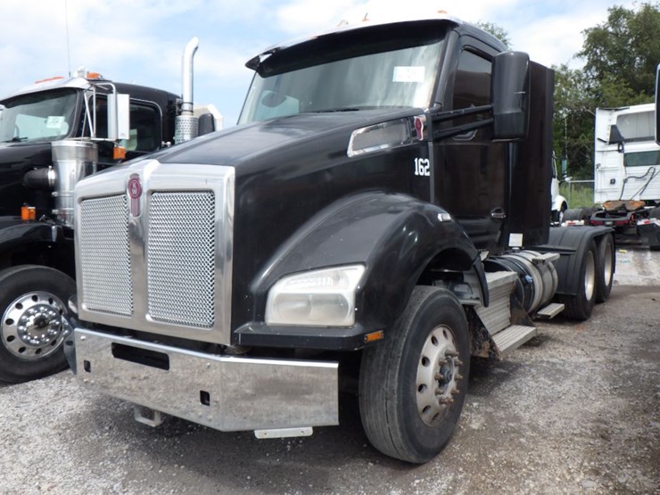 2015-kenworth-t880-image-1