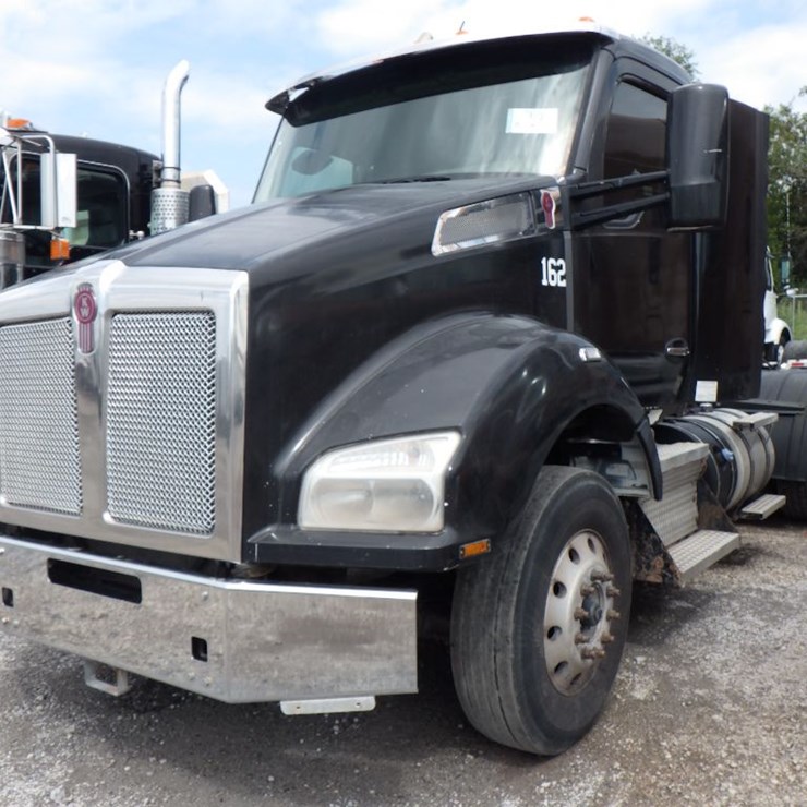 2015 KENWORTH T880