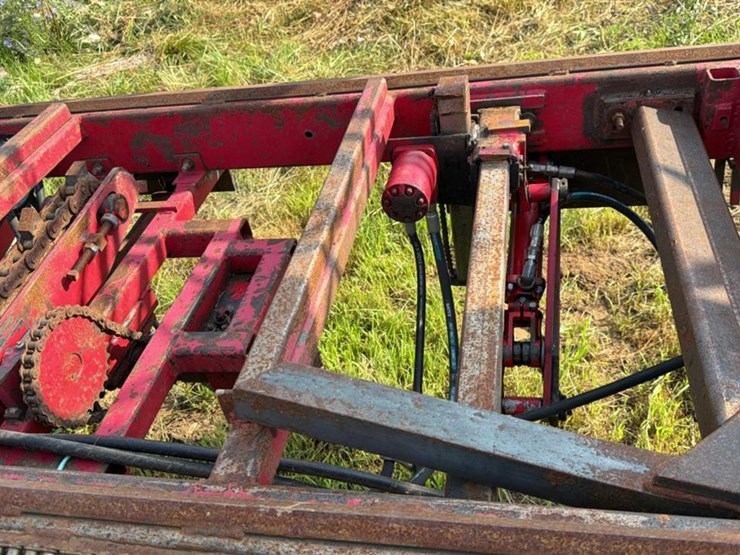 2007-john-deere-3320-image-24
