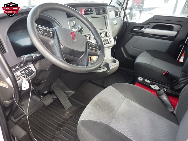 2024-kenworth-t680-image-17