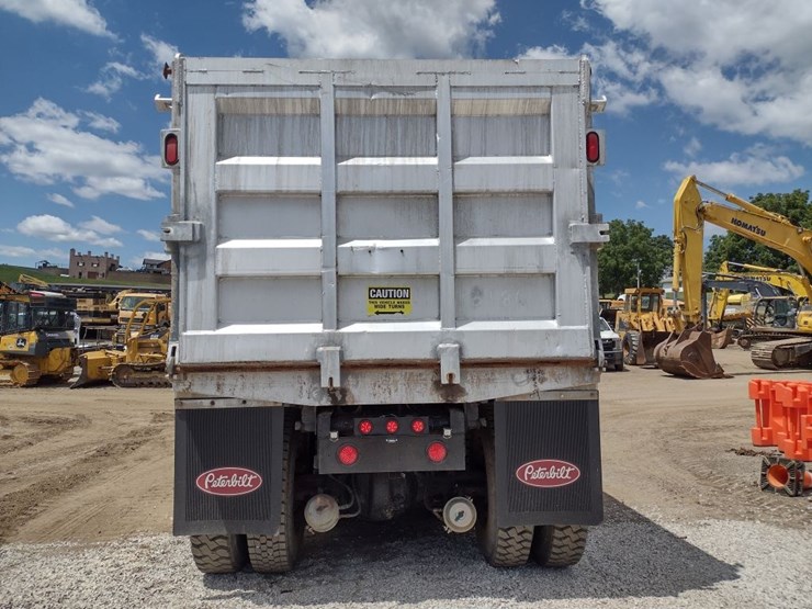 peterbilt-357-image-4