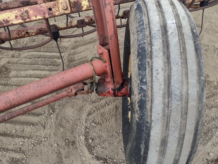 new-holland-258-image-15