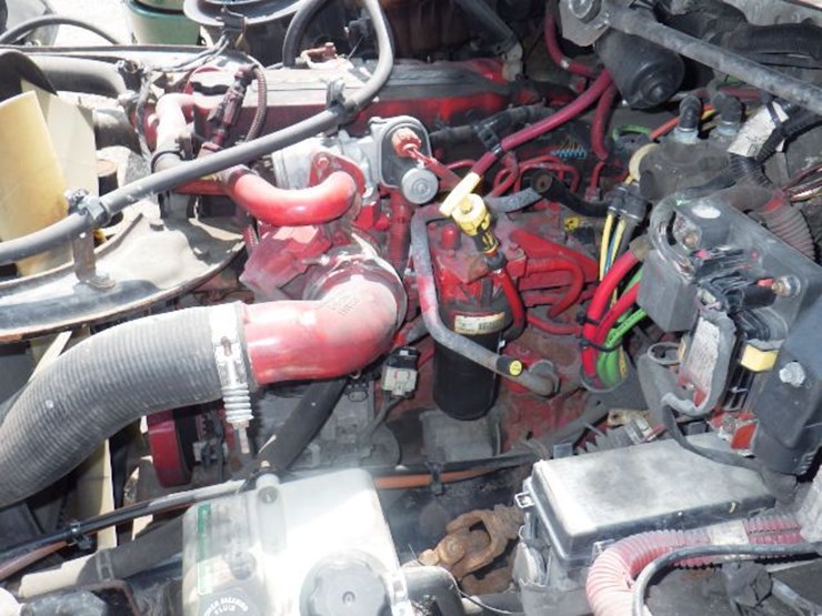 2018-freightliner-m2-106-image-27