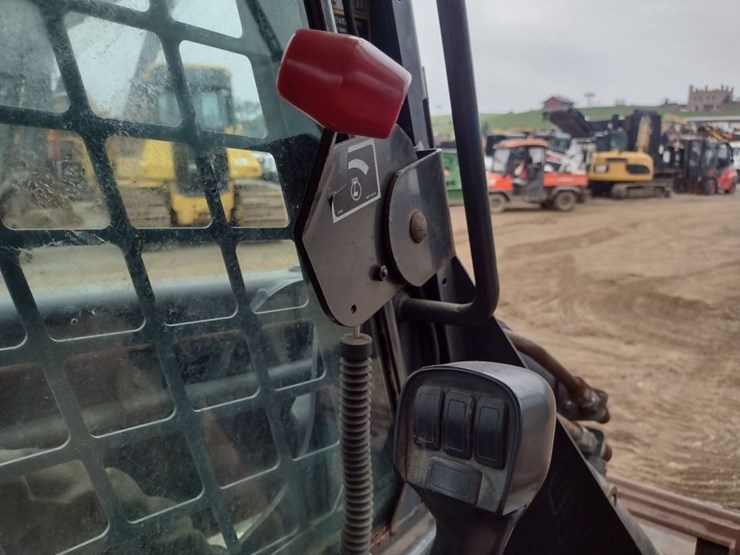 new-holland-ls180-image-10