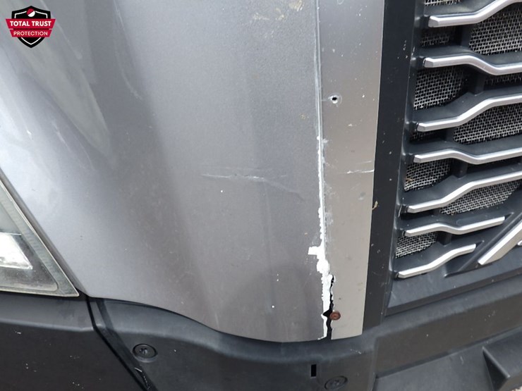2019-volvo-vnl860-image-4