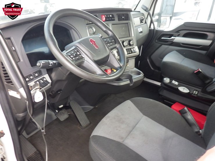2024-kenworth-t680-image-17