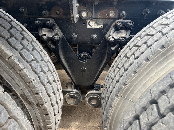#39299-•-2010-kenworth-w9-image-8