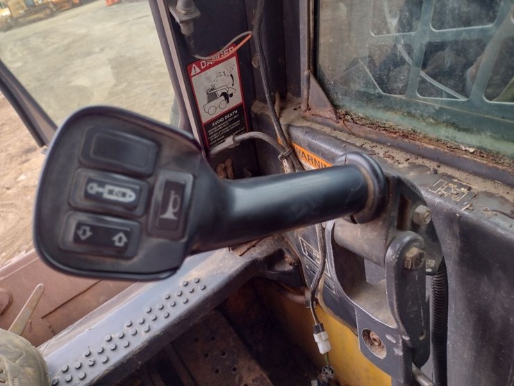 new-holland-ls180-image-11