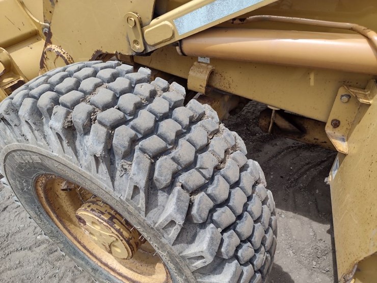 caterpillar-416d-image-18